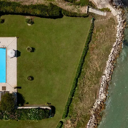 Beachfront Victoras - With Private Σιδάρι